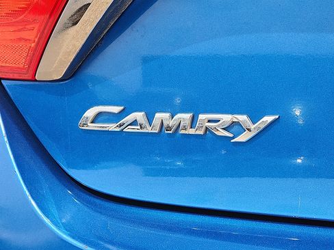 Used 2017 Toyota Camry XSE image 8