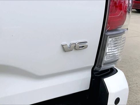 Used 2023 Toyota Tacoma TRD Sport image 9