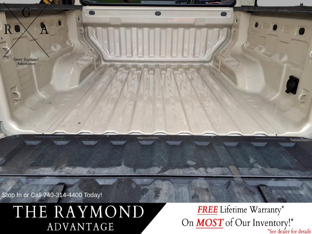 Used 2024 GMC Canyon AT4 w/ Technology Package AWD/4WD image 9