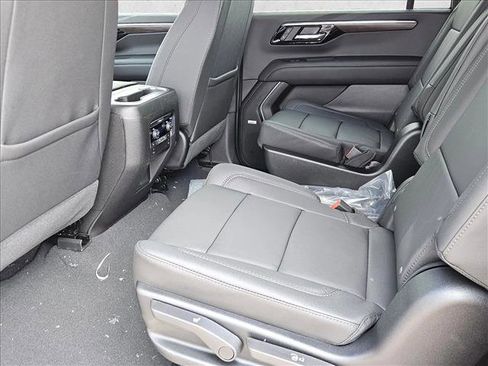 New 2026 Chevrolet Suburban Z71 image 15