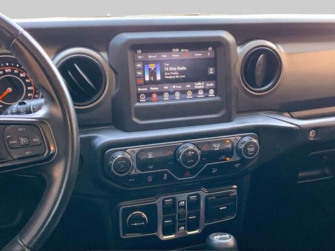 Used 2019 Jeep Wrangler Unlimited Sport S AWD/4WD image 7
