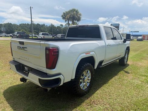 Used 2024 GMC Sierra 2500 Denali Ultimate AWD/4WD image 5