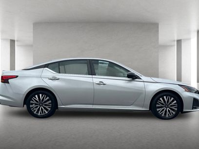 Used 2024 Nissan Altima 2.5 SV