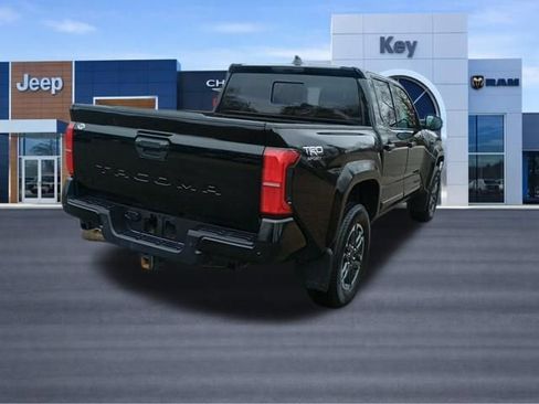 Used 2025 Toyota Tacoma TRD Sport w/ TRD Sport Upgrade Package AWD/4WD image 5