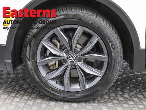 Used 2023 Volkswagen Tiguan SE image 31