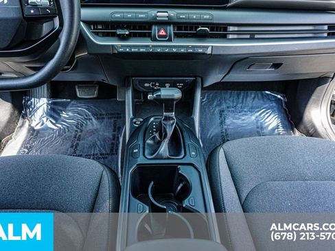 Used 2025 Kia K4 LXS image 40