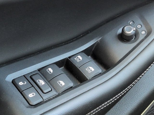 Used 2022 Jeep Grand Cherokee L Limited w/ Luxury Tech Group II RWD image 26