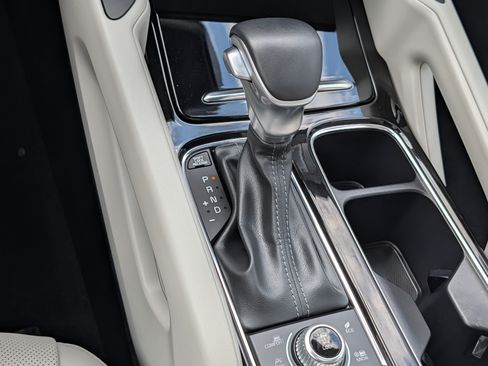 Certified 2023 Kia Telluride S w/ S Sunroof Package AWD/4WD image 24