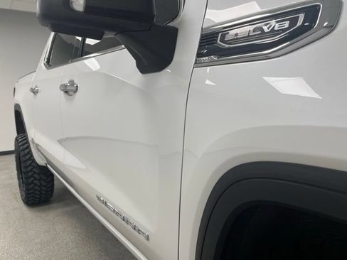 Used 2020 GMC Sierra 1500 SLT w/ X31 Off-Road Package AWD/4WD image 12