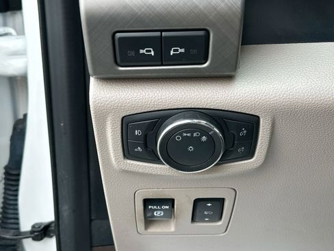 Used 2020 Ford F150 Limited w/ Trailer Tow Package image 17