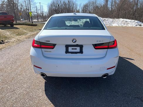 Certified 2024 BMW 330i xDrive Sedan w/ Premium Package AWD/4WD image 7