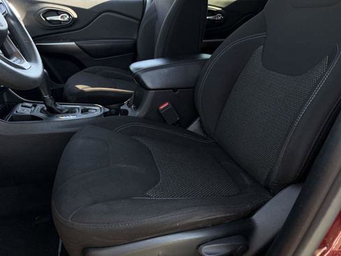 Used 2020 Jeep Cherokee Latitude image 10