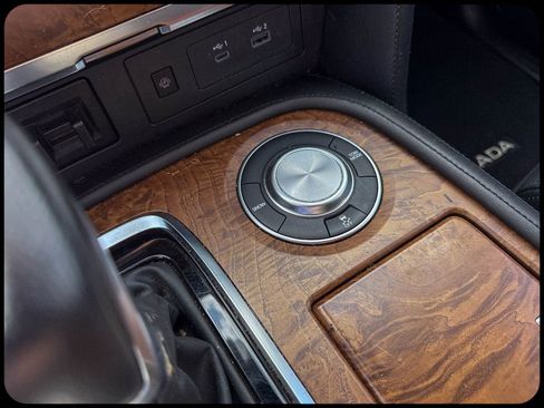 Used 2024 Nissan Armada SL w/ Captain's Chairs Package image 26