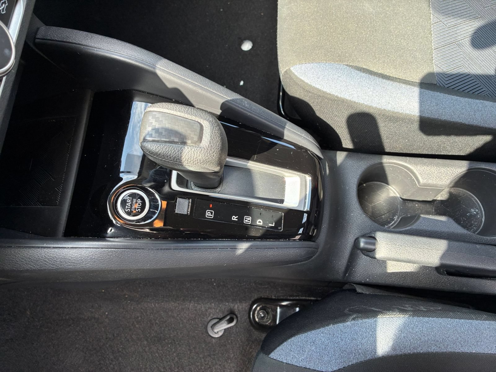 Used 2025 Nissan Versa SV FWD image 38