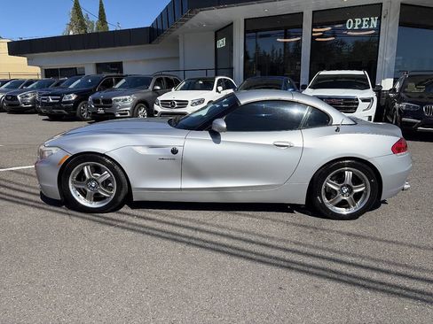 Used 2009 BMW Z4 sDrive35i RWD image 2