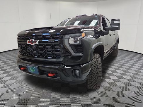 Certified 2026 Chevrolet Silverado 2500 ZR2 w/ LPO, Dark Essentials Package AWD/4WD image 8