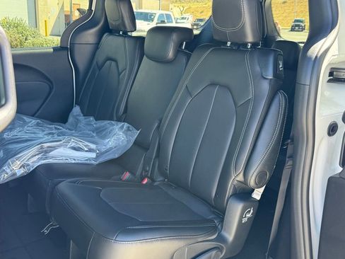 New 2026 Chrysler Pacifica Select w/ S Appearance Package image 26