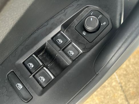 Used 2025 Volkswagen Jetta Sport FWD image 12