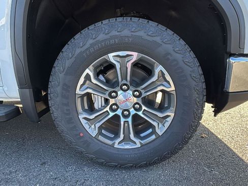 New 2026 GMC Sierra 1500 SLT w/ SLT Convenience Package image 10