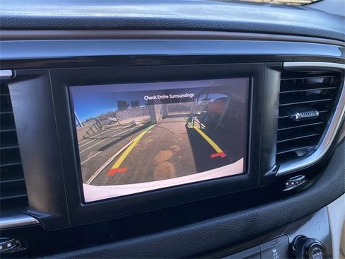 Used 2023 Chrysler Voyager LX image 16