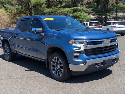 Used 2024 Chevrolet Silverado 1500 LT AWD/4WD image 3