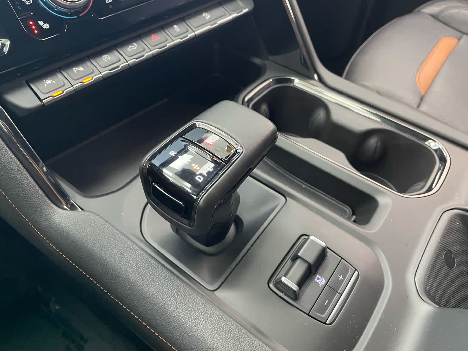 Used 2023 GMC Sierra 1500 AT4 w/ Technology Package AWD/4WD image 7