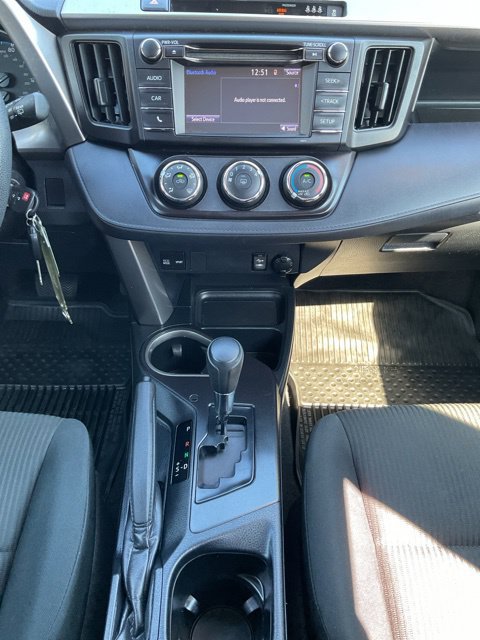 Used 2018 Toyota RAV4 LE AWD/4WD image 25
