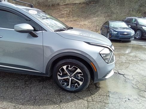 Used 2023 Kia Sportage EX image 2
