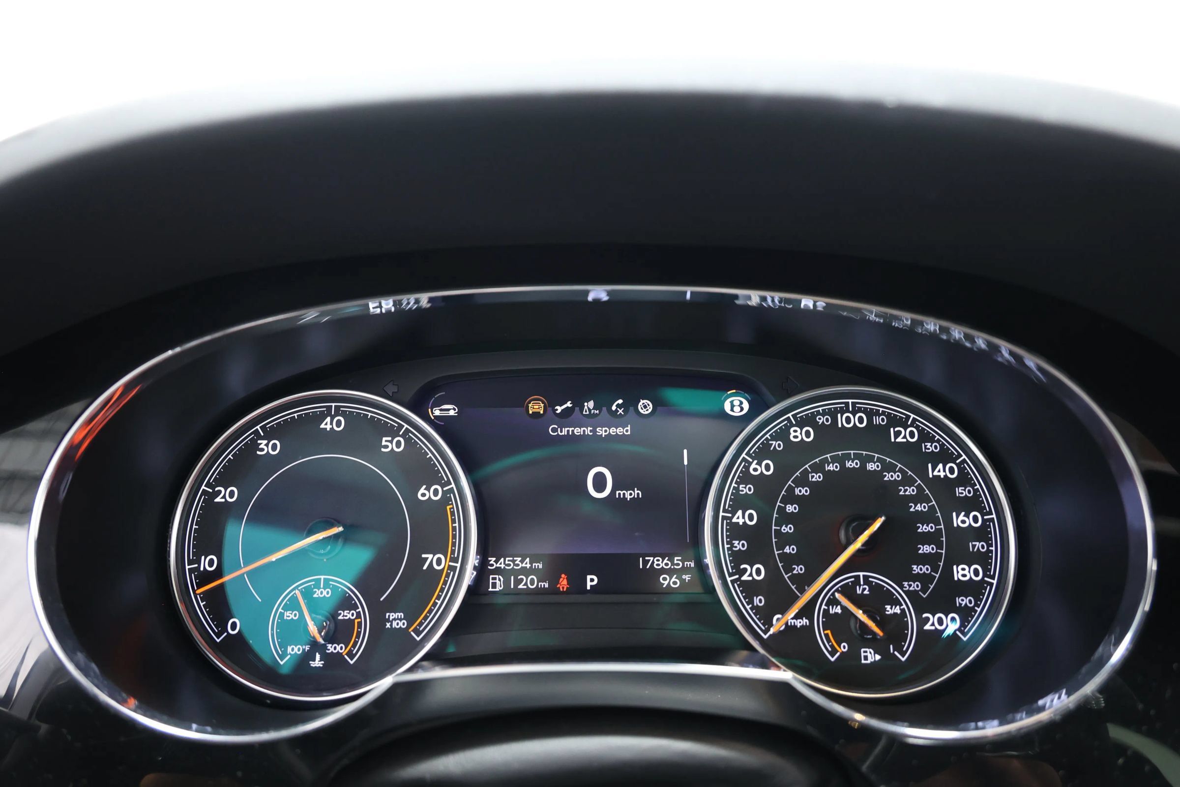 Used 2018 Bentley Bentayga Onyx Edition AWD/4WD image 32