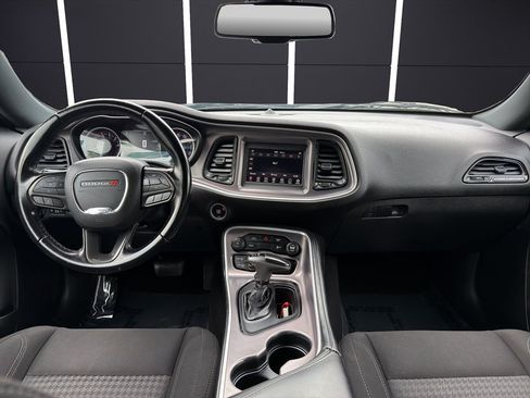 Used 2021 Dodge Challenger SXT RWD image 11
