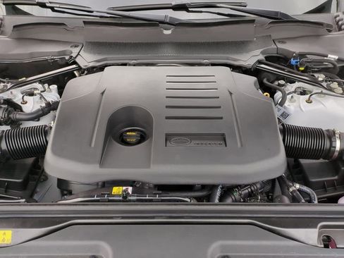 New 2026 Land Rover Discovery Limited Edition image 14