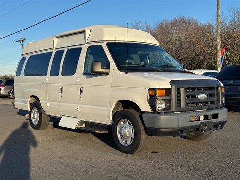 Used 2014 Ford E-250 and Econoline 250 Extended w/ Power Group image 6