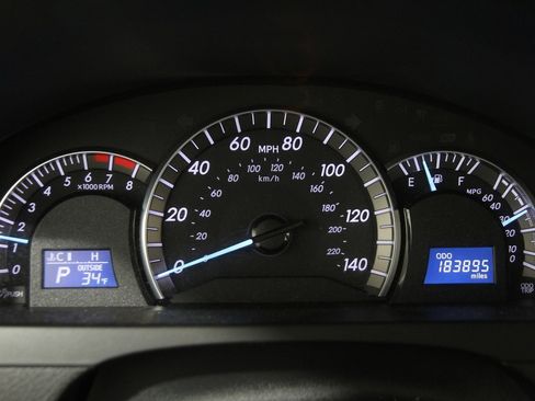 Used 2012 Toyota Camry L image 8