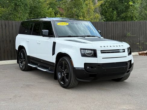 Used 2024 Land Rover Defender 130 X-Dynamic SE AWD/4WD image 8