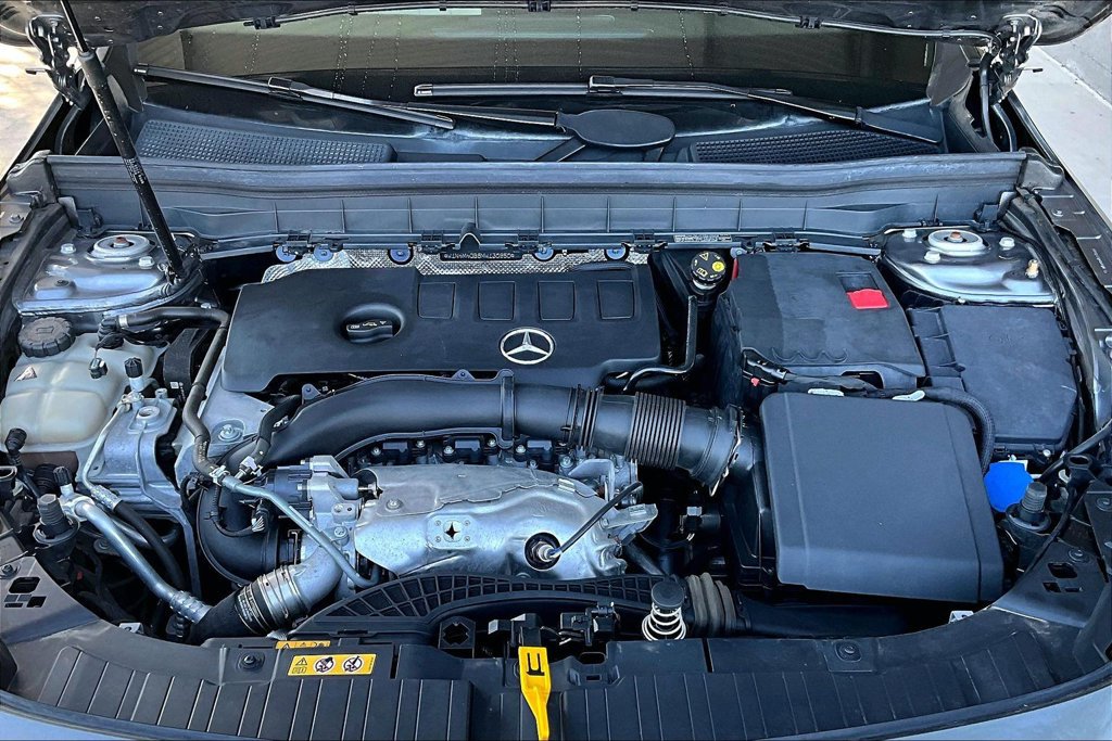 Used 2021 Mercedes-Benz GLB 250 image 28