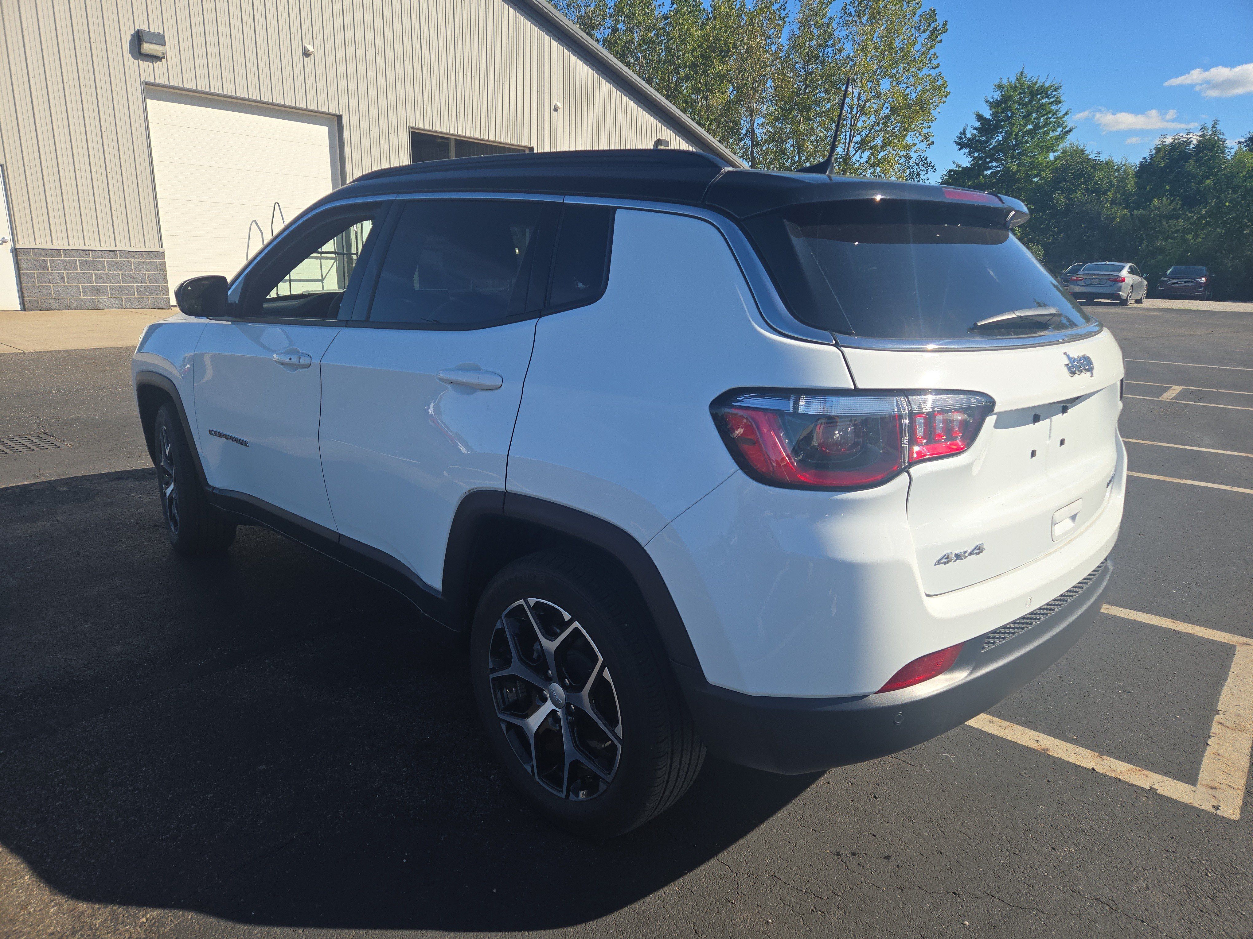 Used 2024 Jeep Compass Limited AWD/4WD image 7
