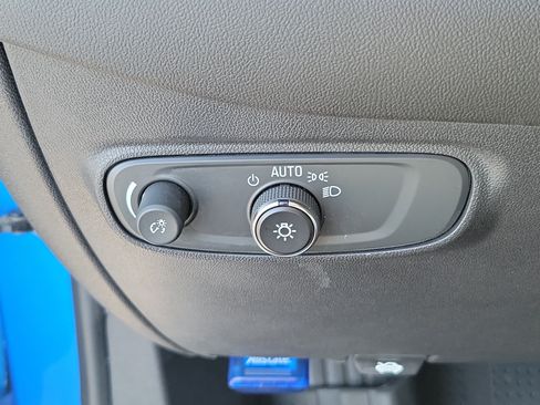 Used 2024 Chevrolet Equinox LT FWD image 19