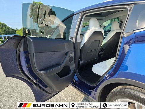 Used 2024 Tesla Model Y Performance AWD/4WD image 11