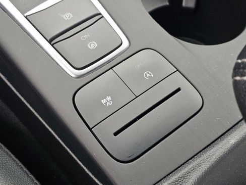 Used 2022 Ford Escape SEL image 9