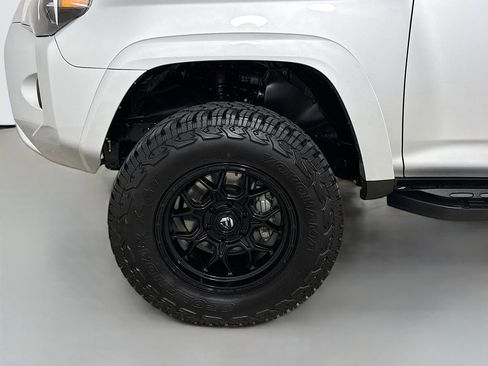 Certified 2023 Toyota 4Runner SR5 Premium w/ Moonroof Package AWD/4WD image 34