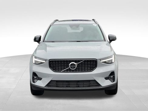New 2026 Volvo XC40 B5 Plus w/ Protection Package Premier AWD/4WD image 9