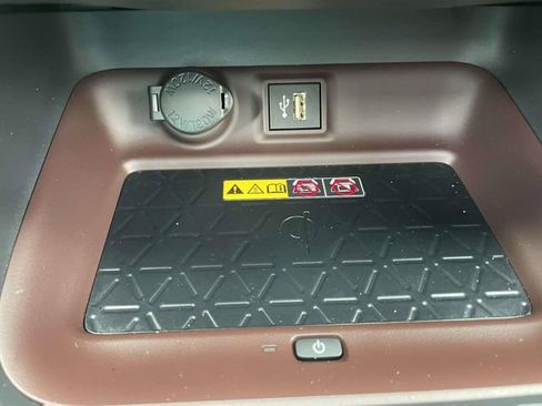 Used 2025 Toyota RAV4 Limited w/ Advanced Technology Package AWD/4WD image 34