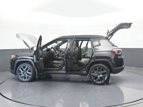 New 2026 Jeep Compass Latitude image 68
