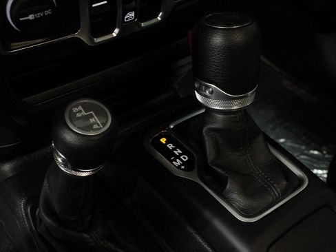 Used 2022 Jeep Wrangler Unlimited Sport AWD/4WD image 31