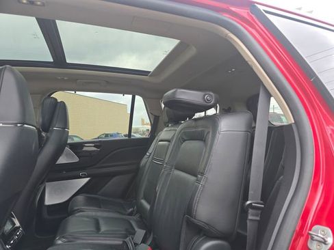 Used 2020 Lincoln Aviator Reserve w/ Equipment Group 202A image 13