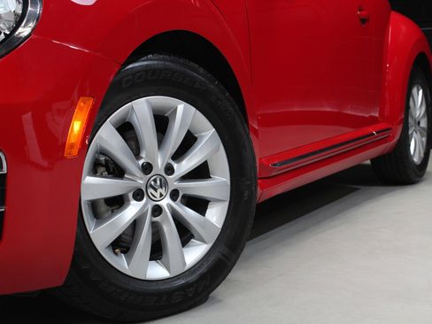 Used 2017 Volkswagen Beetle 1.8T SE FWD image 29