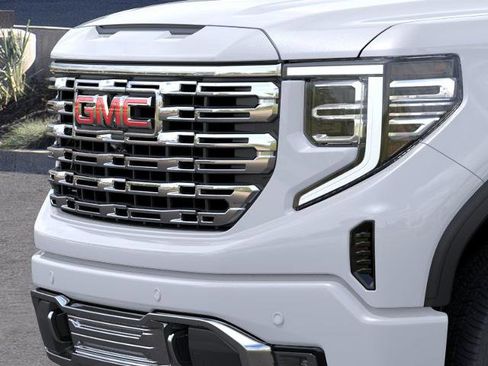 Used 2026 GMC Sierra 1500 Denali w/ Denali Reserve Package AWD/4WD image 13