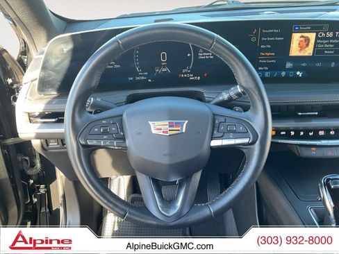 Used 2024 Cadillac XT4 Premium Luxury image 11