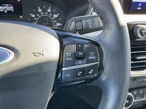 Used 2022 Ford Escape SE w/ SE Sport Appearance Package image 6