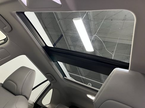 Used 2022 Toyota RAV4 Limited image 10